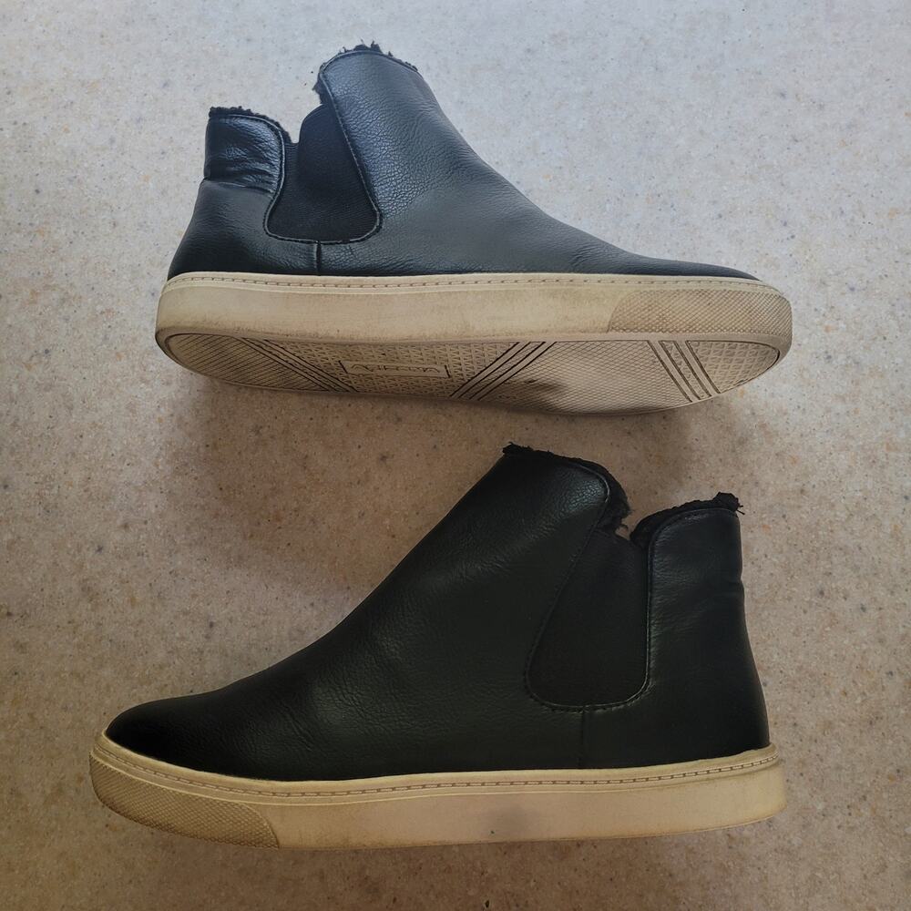Black Faux Fur Lined Chelsea Sneaker Boots Sz 8 Slip On Platform Winter Booties